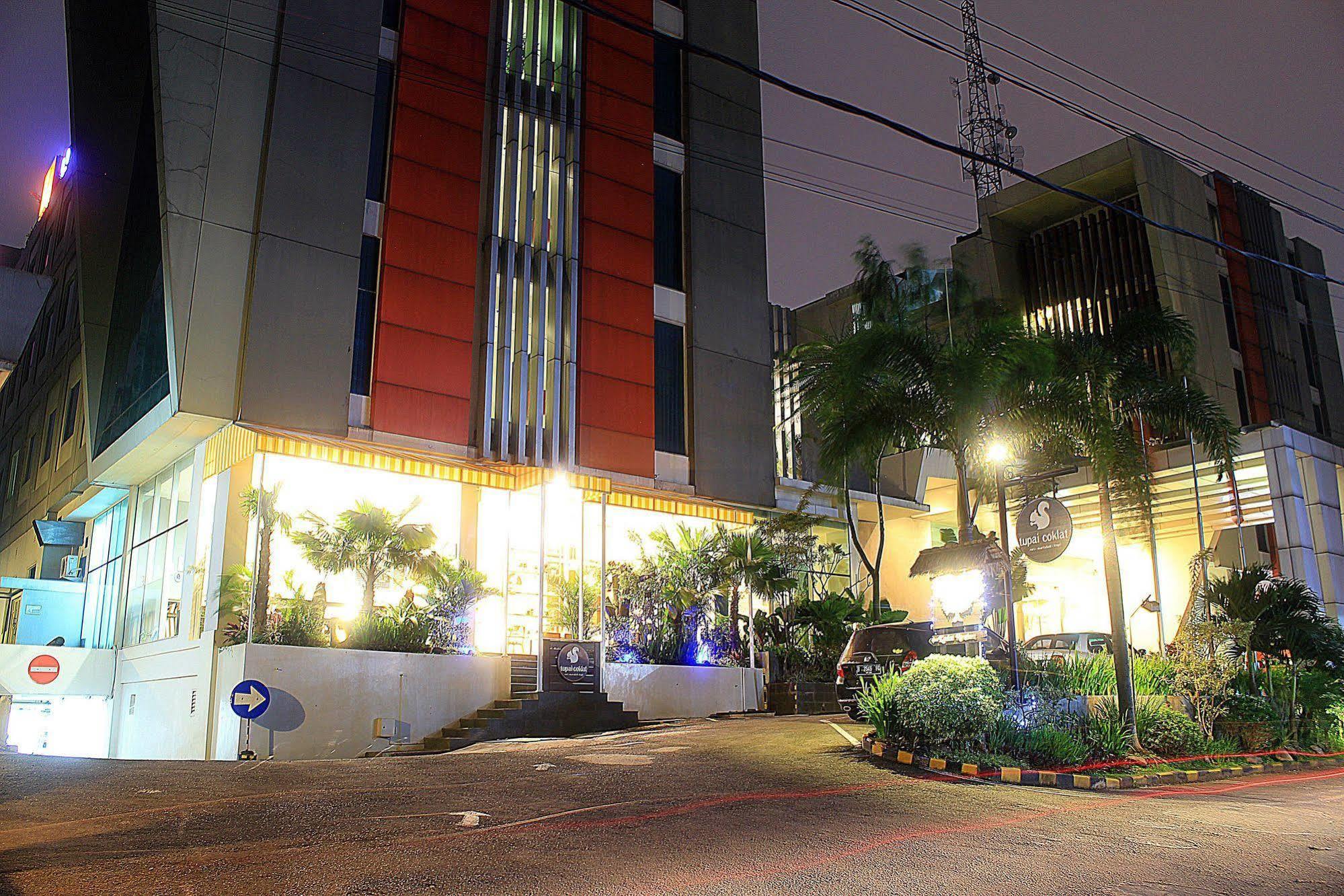 Zen Premium Setrawangi Raya Hotel Bandung Exterior foto