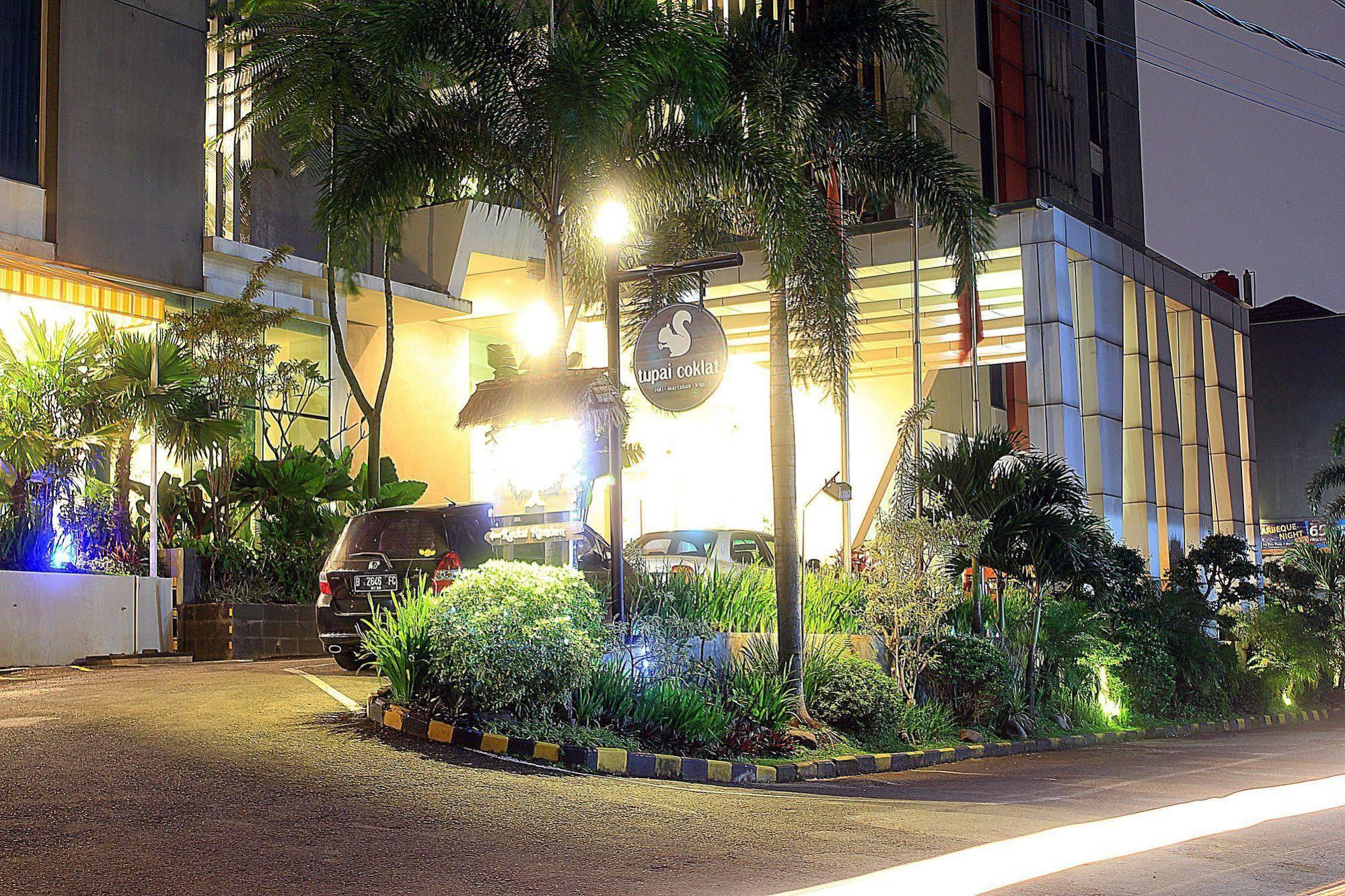 Zen Premium Setrawangi Raya Hotel Bandung Exterior foto